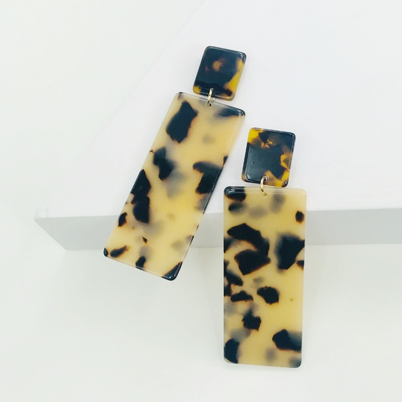 Blond Tortoise Rectangle Acrylic Drop Earrings - Picture 5 of 7